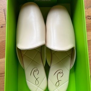 NWT Women’s Sam Edelman Kylar style Mules - size 9.5